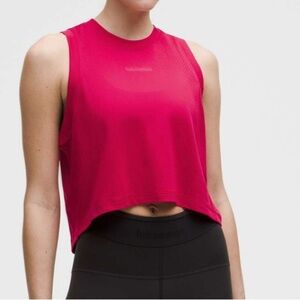 Lululemon Swiftly High-Low Cropped Tank Top
Pink Dragonfruit Size 4